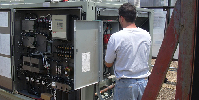 Building image showing the company